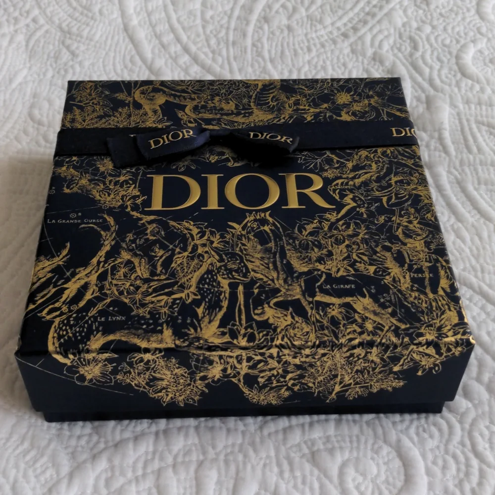 Dior Box + Ribbon - Picture 2 of 6